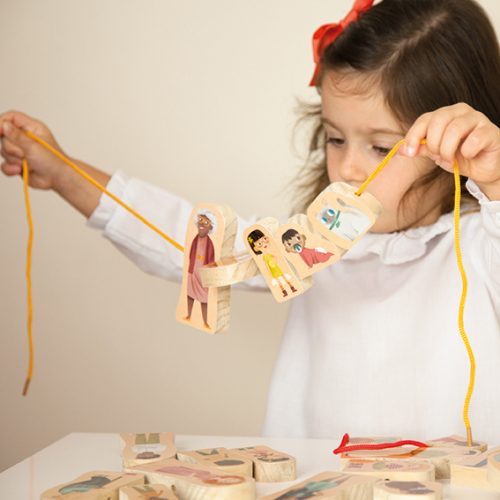 FIGURKI RODZINY- MONTESSORI